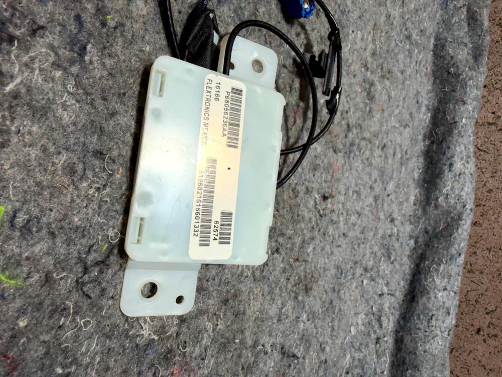 OEM 2010-2017 Jeep Compass Keyless Entry Antenna P68056236AA – photo 3