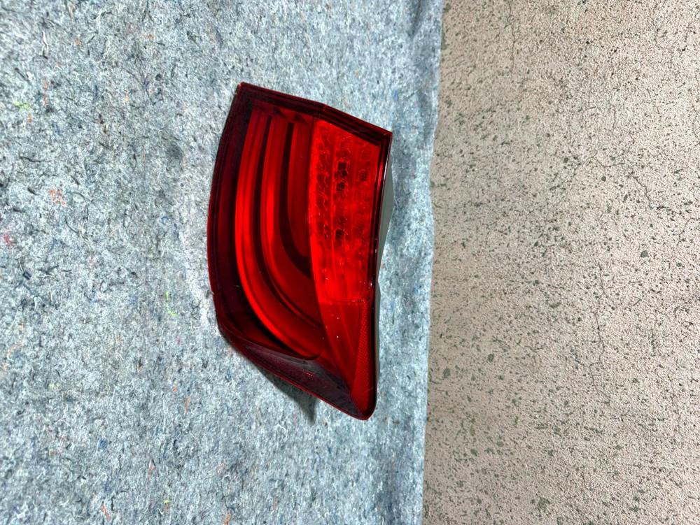 2011 BMW 528i Rear Right Taillight 17346202 – photo 3