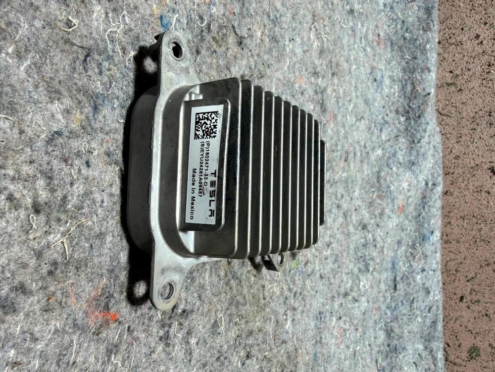 2024-2025 Tesla Cybertruck Headlight Controller Ballast Left Side 1802471-32-D – photo 4