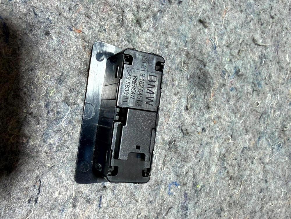 2012 BMW 750 I Lock Trunk Rear Door Button 61.31916264504 549.5830.11 C52 – photo 3
