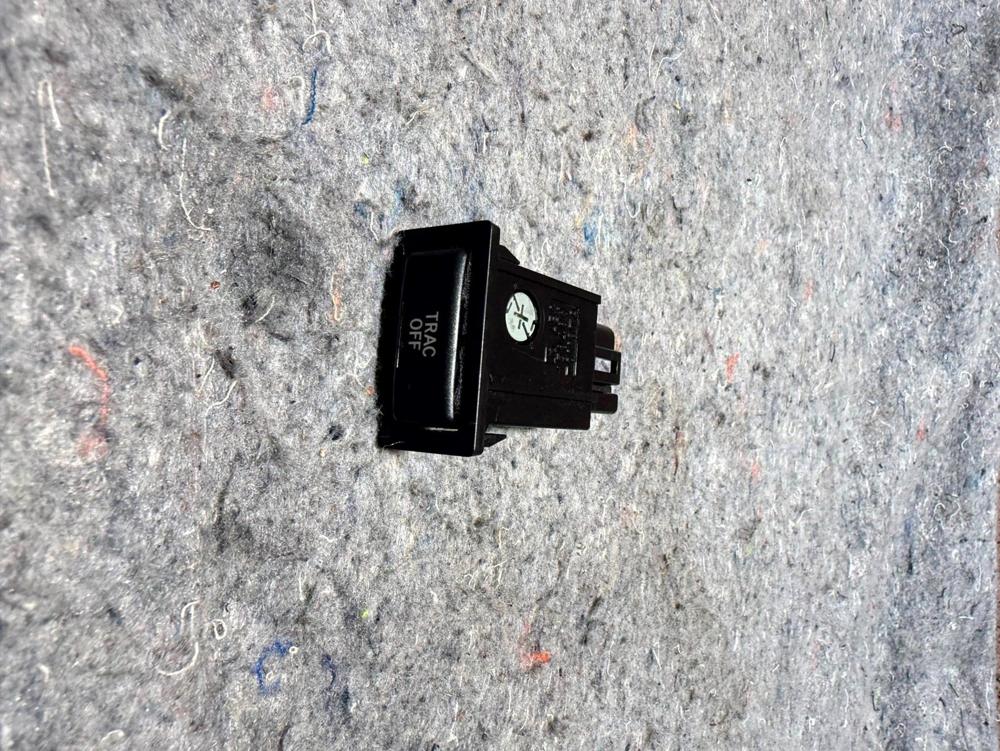 01-05 Lexus IS300 Trac Odd Switch Used 156480 Traction Genuine OEM SXE10JCE10 – photo 3