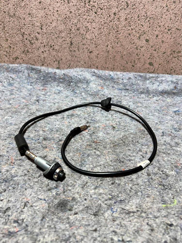 Genuine Mopar OEM Antenna Base Cable and Bracket 05064279AC – photo 1