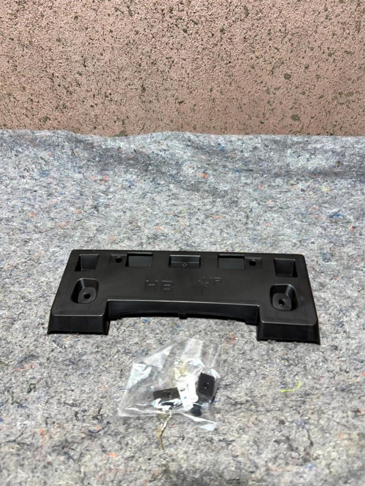 14-18 Infiniti Q50 License Plate Bracket New OEM 962104HB0A – photo 1