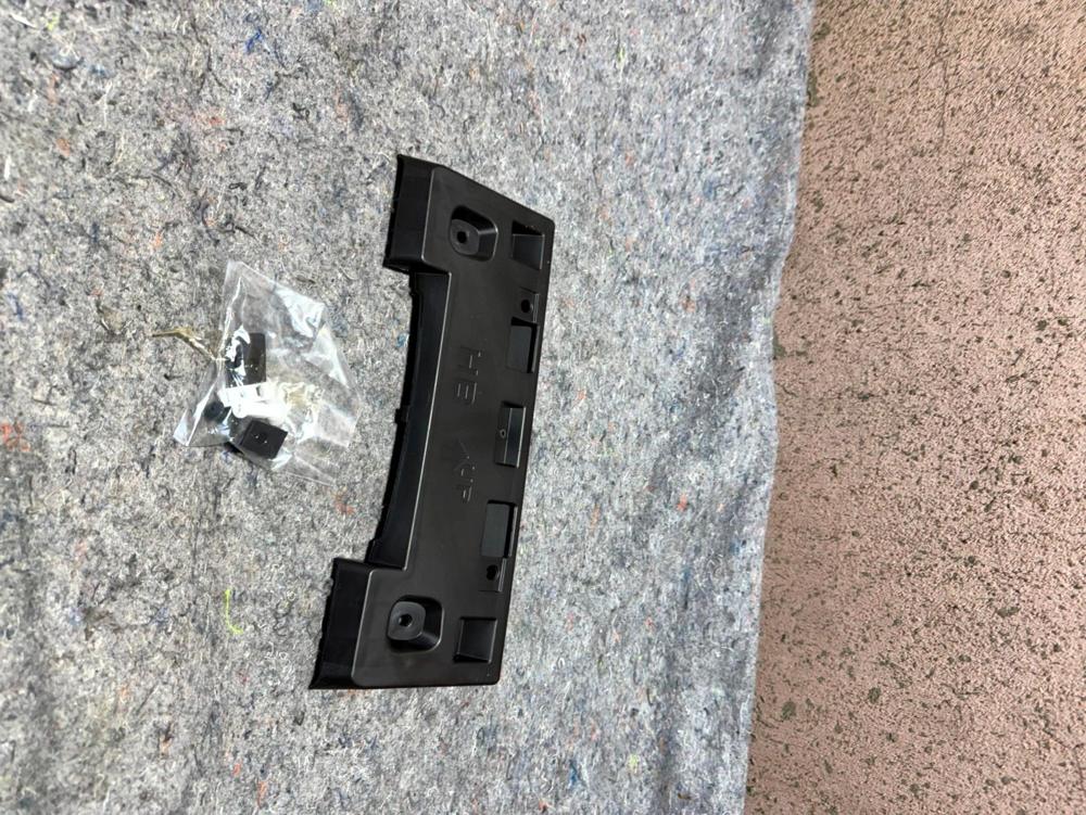 14-18 Infiniti Q50 License Plate Bracket New OEM 962104HB0A – photo 3
