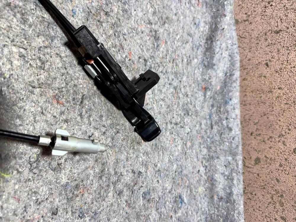 01-05 Lexus IS300 Sedan Trunk Gas Lid Fuel Door Release Handle w/ Cables OEM – photo 4