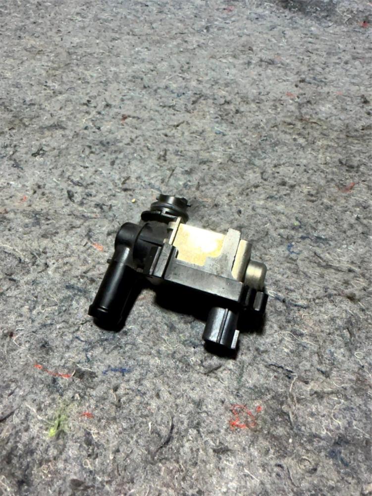 OEM Nissan K5T45786 Solenoid Fuel Vapor Canister Control Valve – photo 1
