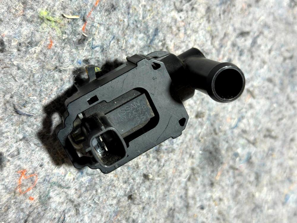 OEM Nissan K5T45786 Solenoid Fuel Vapor Canister Control Valve – photo 3