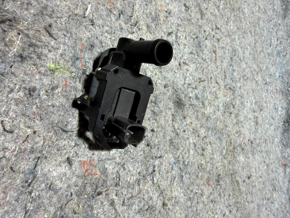 OEM Nissan K5T45786 Solenoid Fuel Vapor Canister Control Valve – photo 4