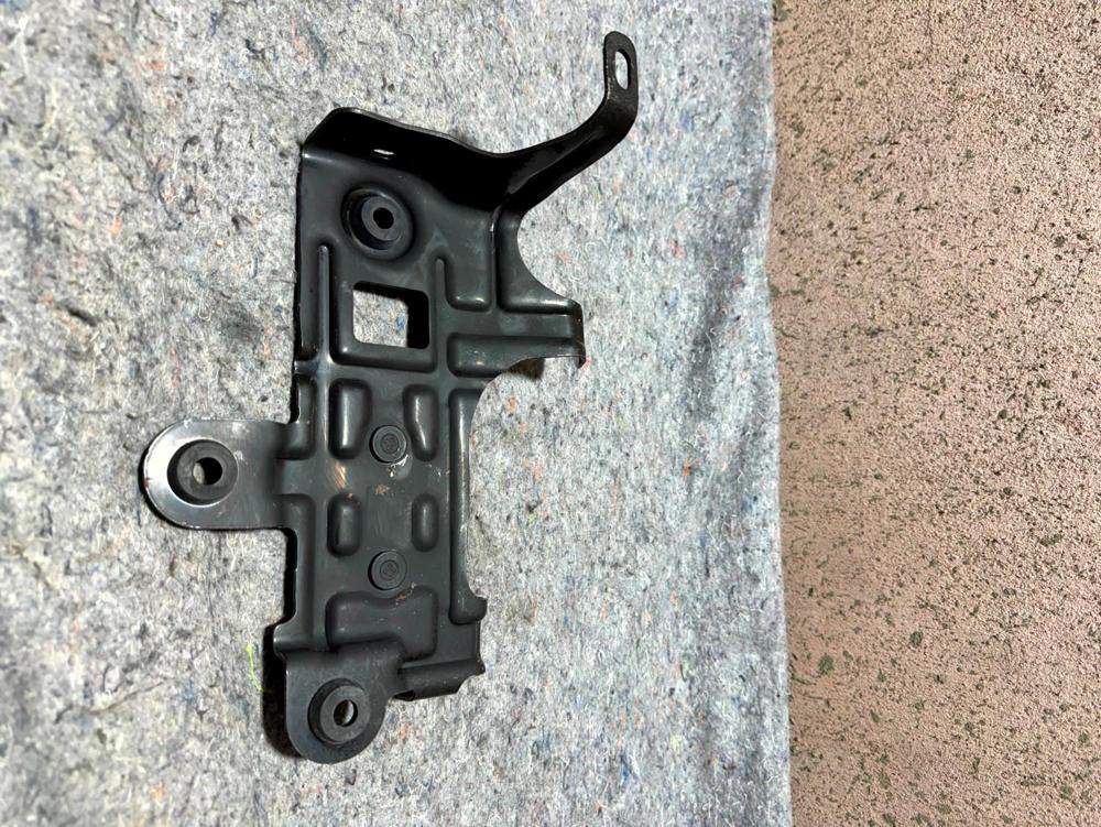 2007-2017 Jeep Patriot 2.4L Gas Engine Battery Tray Holder Bracket Support OEM – photo 2
