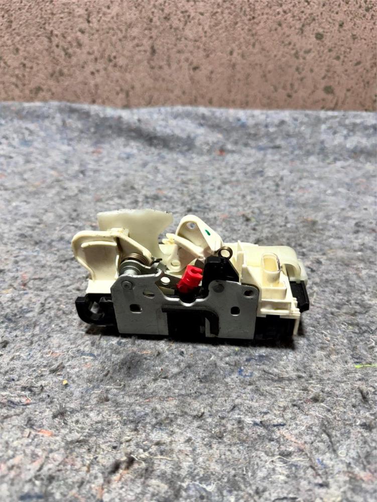 13-18 RAM 2500 3500 Lock Actuator Right Front Passnger OEM – photo 1