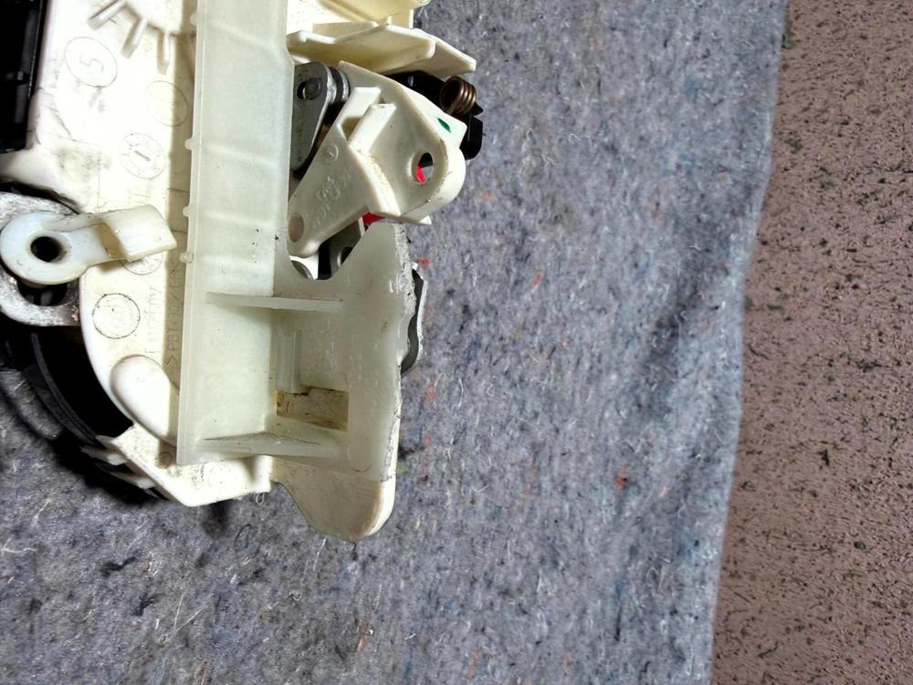 13-18 RAM 2500 3500 Lock Actuator Right Front Passnger OEM – photo 4