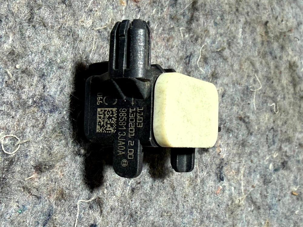 Nissan Infiniti Genuine Safety Sensor 98581-3JA0A – photo 3