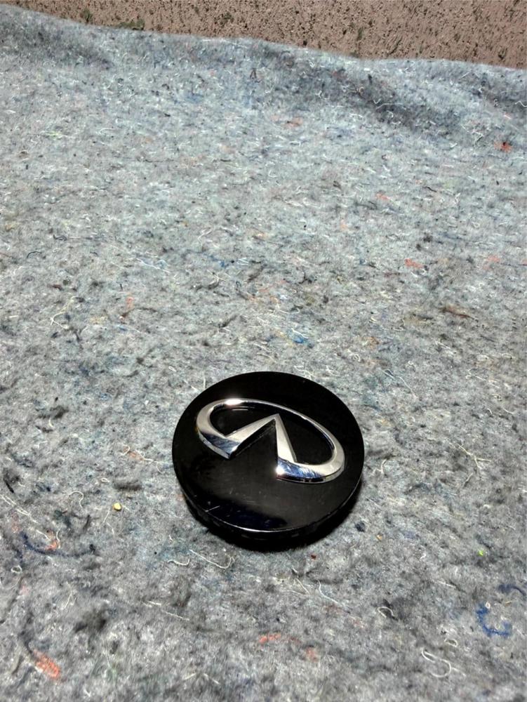 Genuine Infiniti OEM Center Cap Hub Cover Ornament Disc Black – photo 1