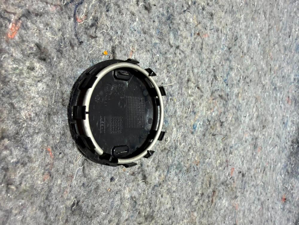 Genuine Infiniti OEM Center Cap Hub Cover Ornament Disc Black – photo 2