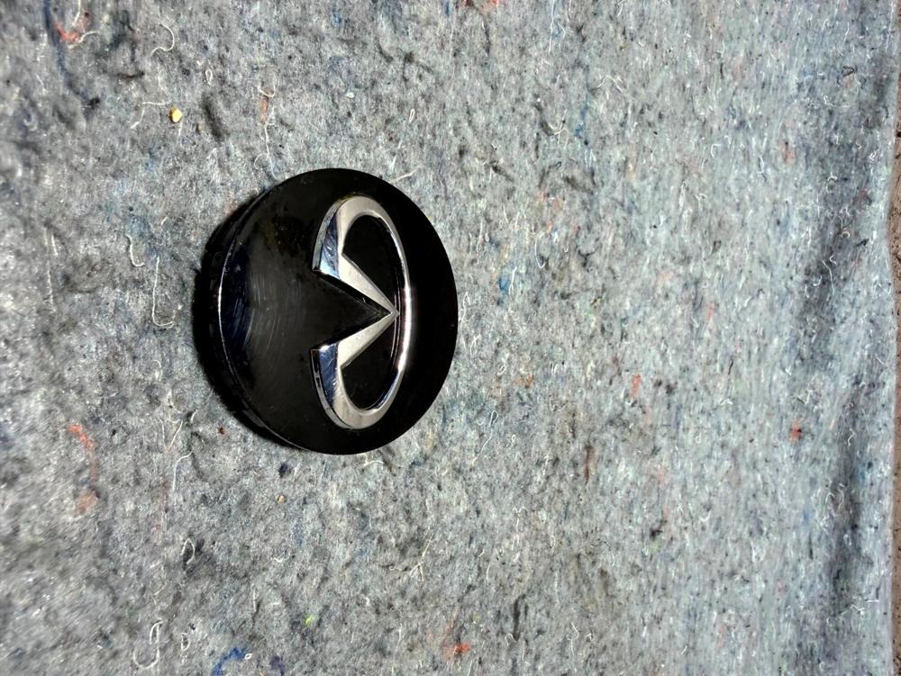 Genuine Infiniti OEM Center Cap Hub Cover Ornament Disc Black – photo 3