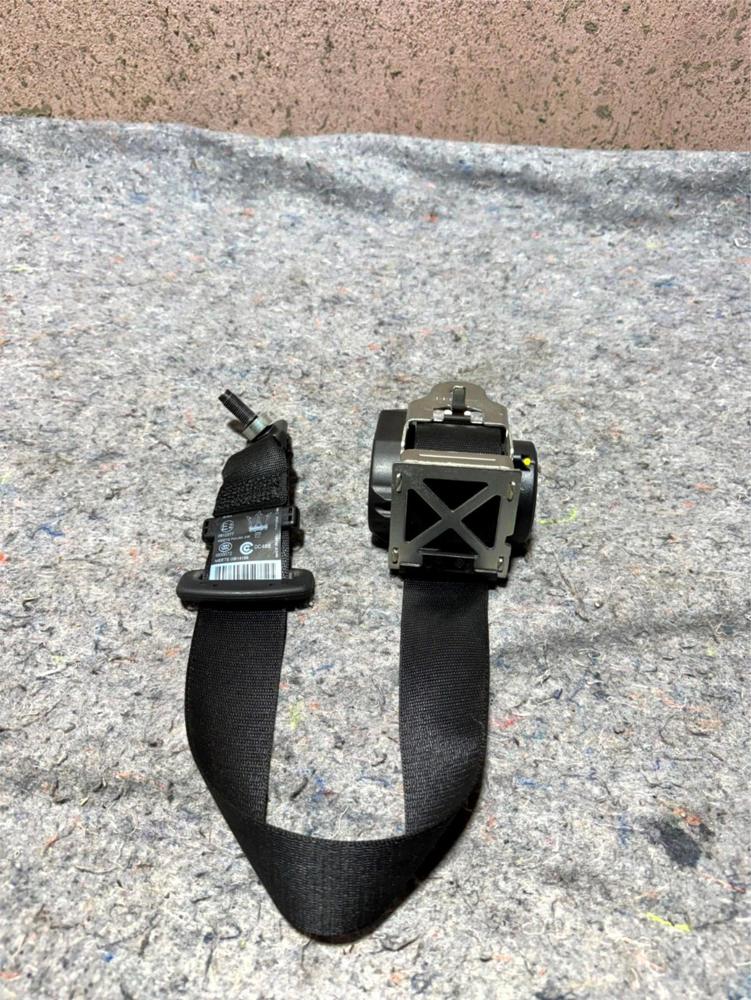 Maserati Ghibli Rear Left Right Side Seat Belt Seat Belt Black OEM 670017437 – photo 1