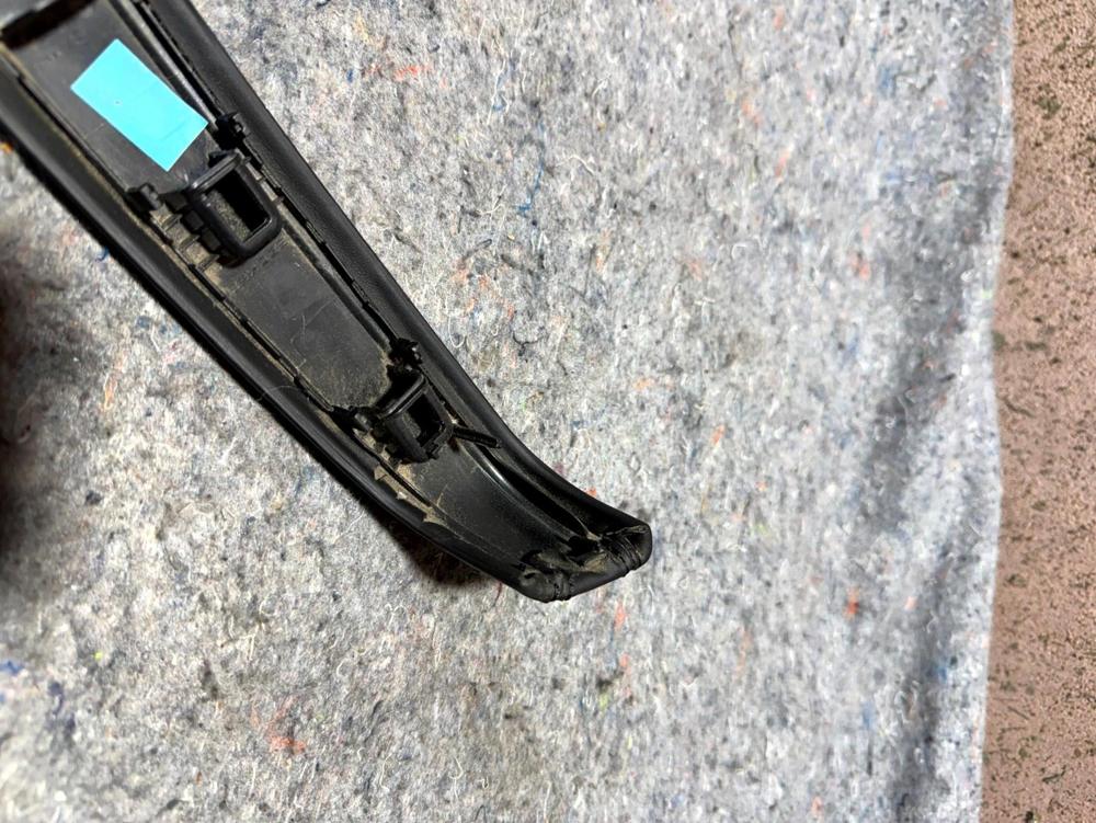 2014-2019 Maserati Ghibli Left Door Handle Trim Cover Assy 105804343C – photo 4