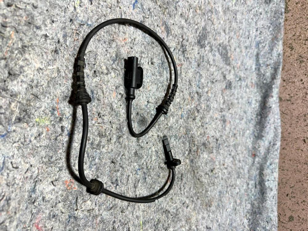Maserati Ghibli M157 Quattroporte Front ABS Wheel Speed Sensor OEM 670006719 – photo 2
