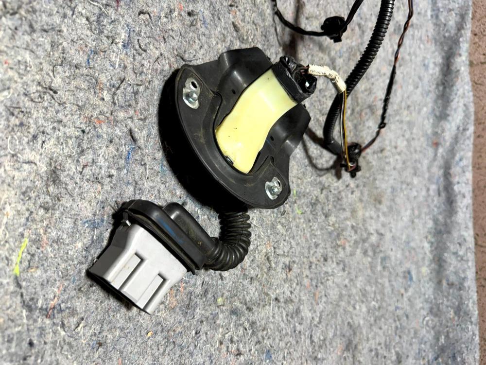 Dodge Caliber Rear Right Door Wiring 71359944 P05267790AE 71844230 32566727 – photo 2