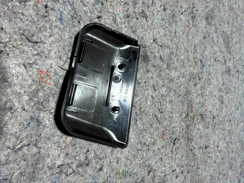 2014-2016 Maserati Quattroporte Right B Pillar Cover Trim 670010366 – photo 3