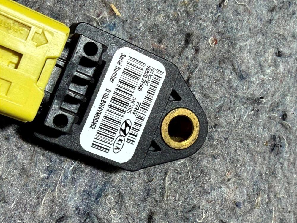 959202F500 OEM Side Impact Sensor for Hyundai Entourage Kia Sedona 2006-2012 – photo 4