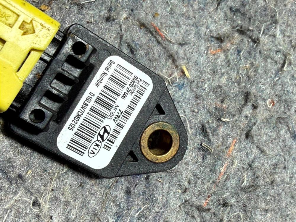 959202F500 OEM Side Impact Sensor for Hyundai Entourage Kia Sedona 2006-2012 – photo 4