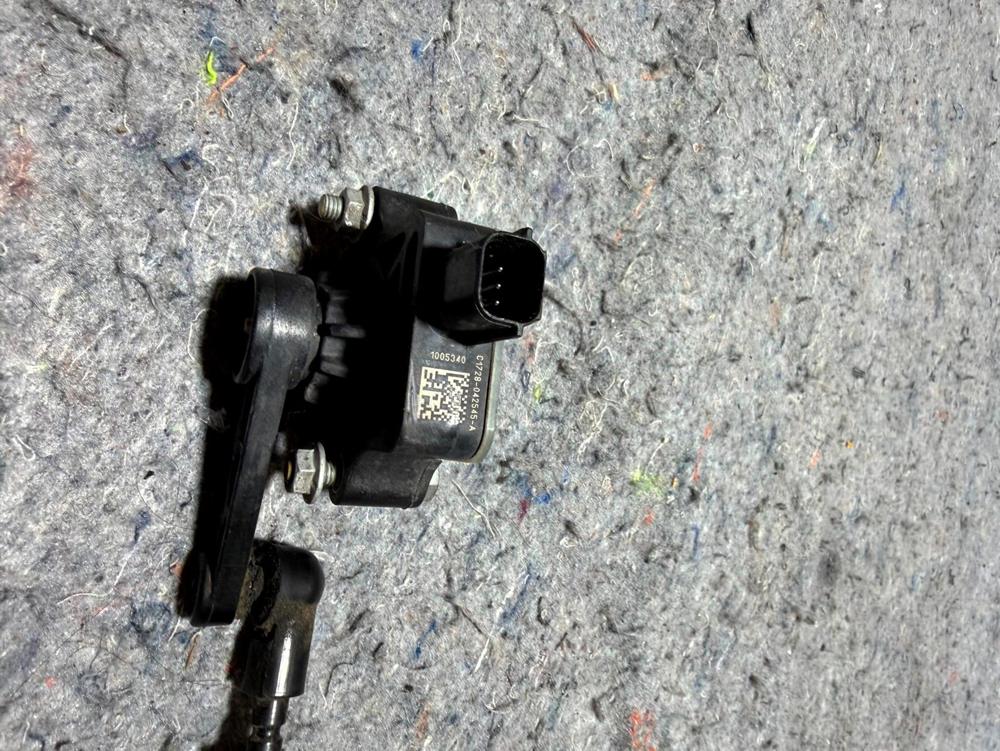 18-22 Ford Mustang GT Passenger Right Rear Headlight Height Level Sensor OEM – photo 4