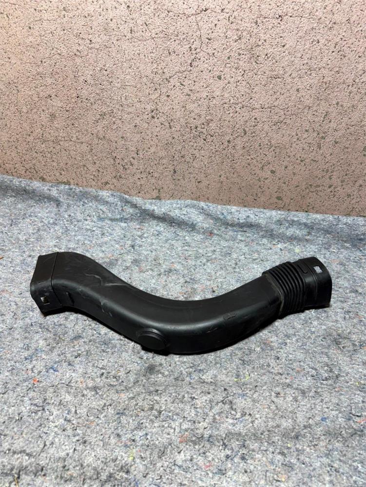 2009-2017 BMW F07 550GT 4.4L N63 Engine Intake Air Duct 1371 7624030-01 OEM – photo 1