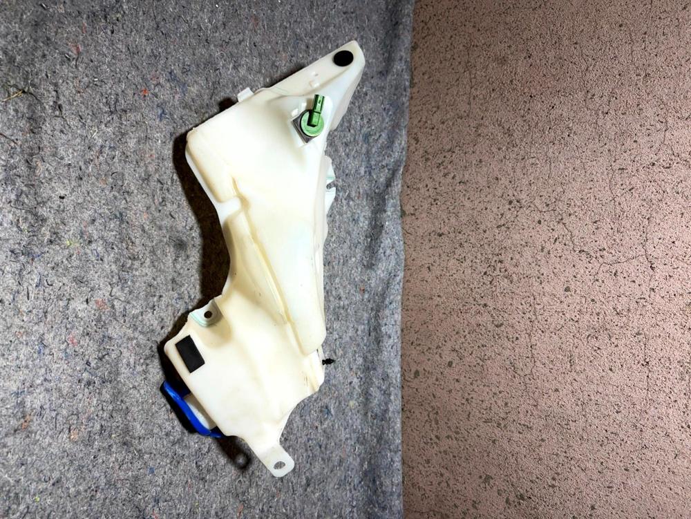 18 Ford F150 OEM Windshield Washer Reservoir JL3417B613AF – photo 4