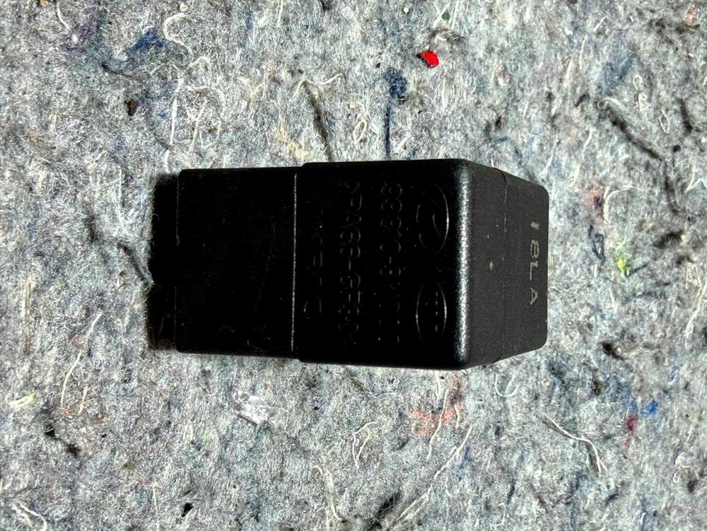 OEM 938103K000 Stop Brake Light Lamp Switch for Hyundai – photo 2