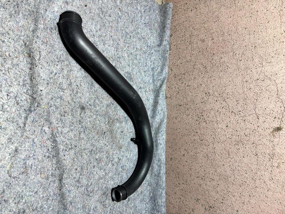 2018-2021 Ford Expedition Engine Intercooler Upper Inlet Hose Tube Pipe OEM – photo 2