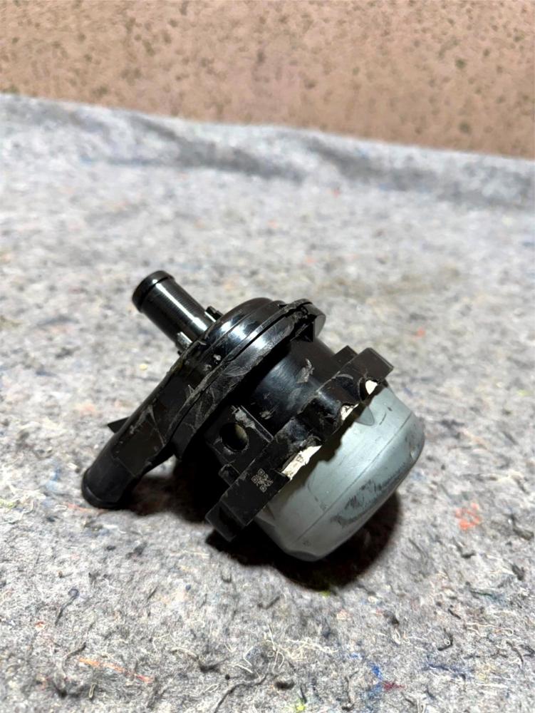 16-23 Infiniti Q50 Q60 Engine Motor Auxiliary Water Coolant Cooling Pump OEM – photo 1