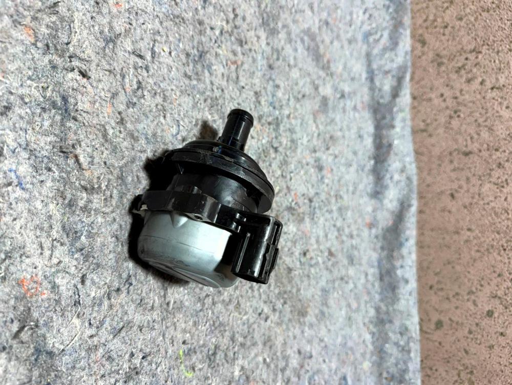 16-23 Infiniti Q50 Q60 Engine Motor Auxiliary Water Coolant Cooling Pump OEM – photo 4