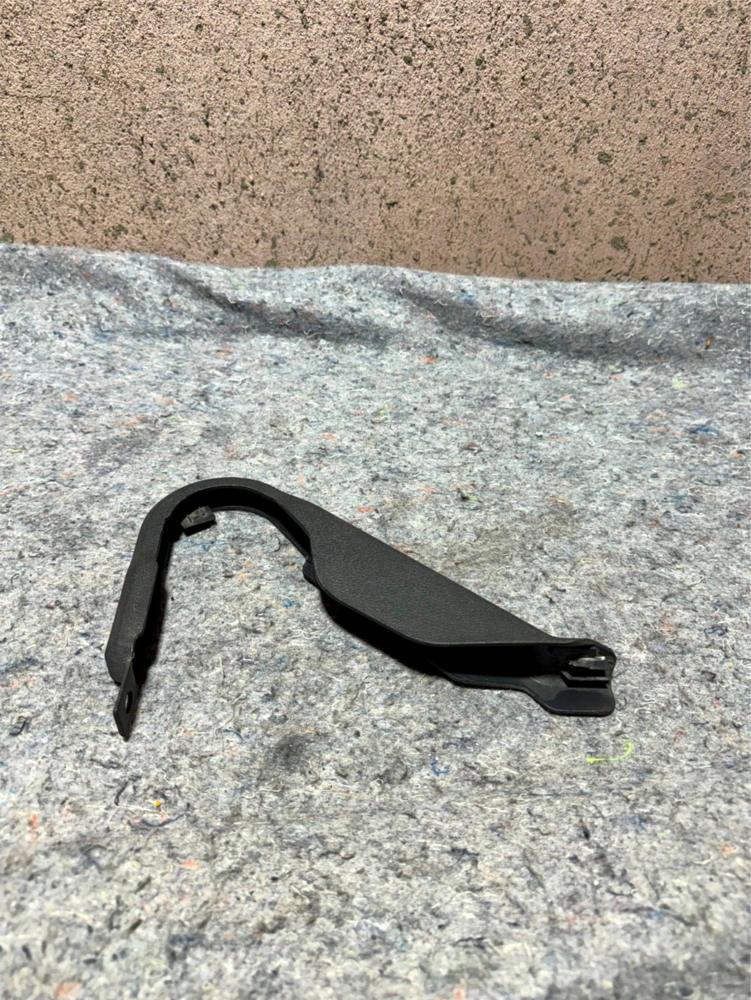 2007-2017 Jeep Patriot Rear Left Side Center Shield Cover Trim Panel OEM – photo 1