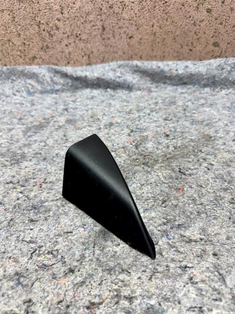 07-17 Patriot Front Right Door Mirror Mount Cover Trim Black 1KM08TRMAB OEM – photo 1