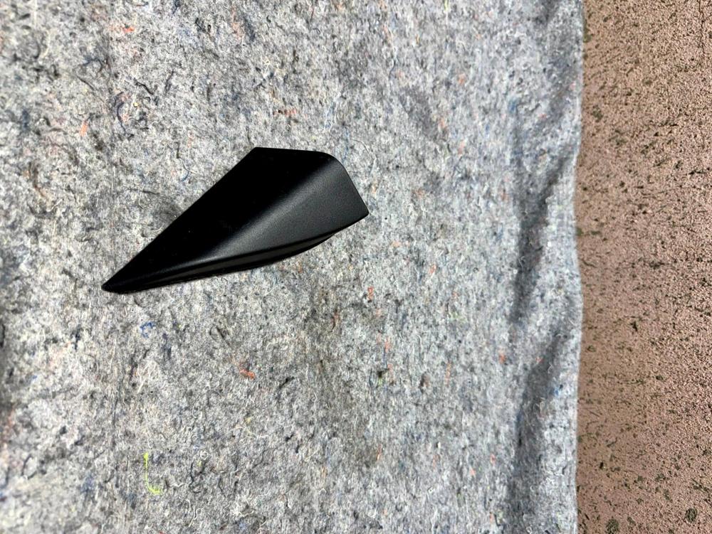 07-17 Patriot Front Right Door Mirror Mount Cover Trim Black 1KM08TRMAB OEM – photo 3