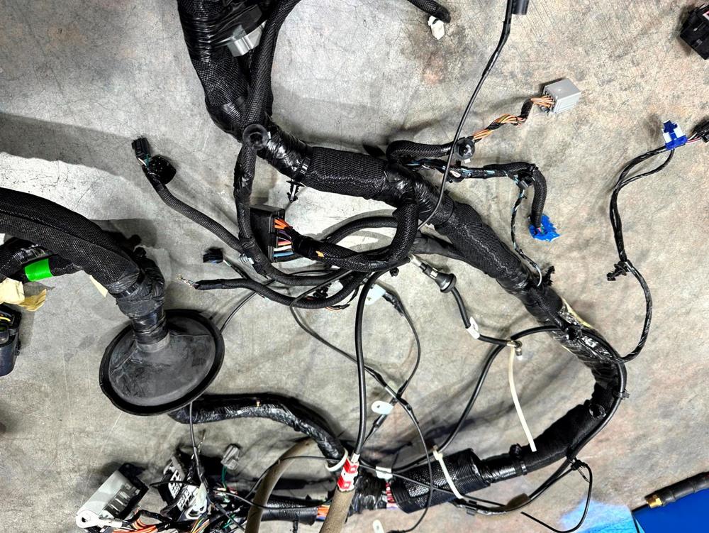 2017 Jeep Patriot Body Wire Harness 2.4 Genuine OEM – photo 2