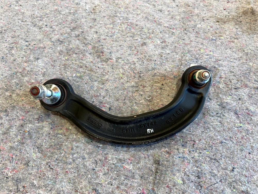 2016 Ford Mustang GT350 OEM Passenger RH Right Rear Upper Control Arm – photo 1