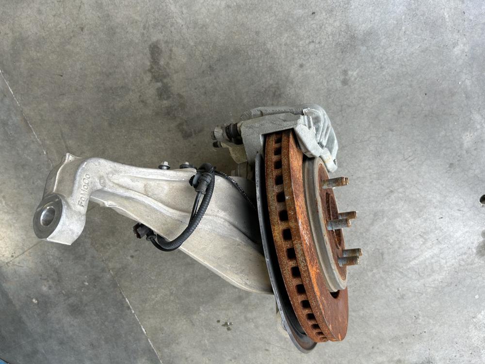 2015-2020 Ford F150 4X4 Front Left Steering Knuckle Spindle Driver Side LH OEM – photo 1