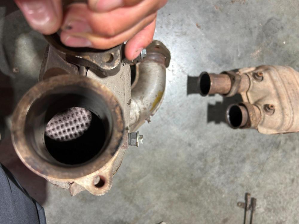 Ferrari Testarossa LH Connection Pipe to Car 125906 – photo 3