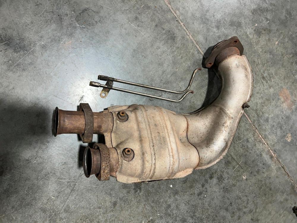 Ferrari Testarossa LH Connection Pipe to Car 125906 – photo 1