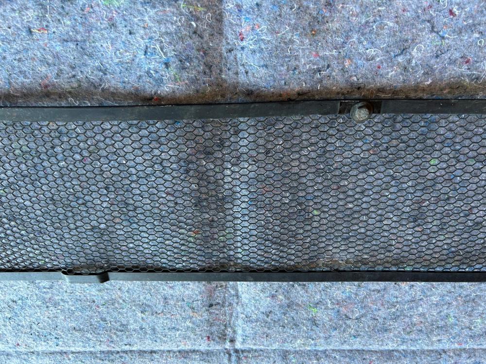 87-91 Ferrari 512 Tesstarossa Rear Upper Finishing Grille OEM – photo 4