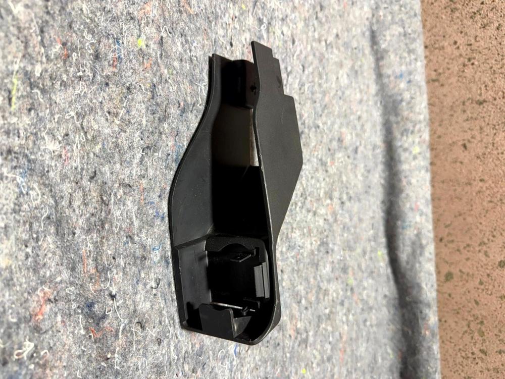 2012 Jeep Compass Passenger Front Inner Seat Bolt Cover 2162639 OEM – photo 4