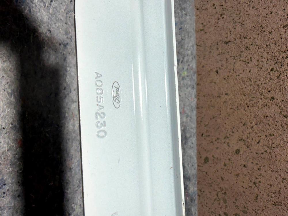 2018-2024 Lincoln Navigator Front Right Fender Mount Bracket White OEM A085A230 – photo 3
