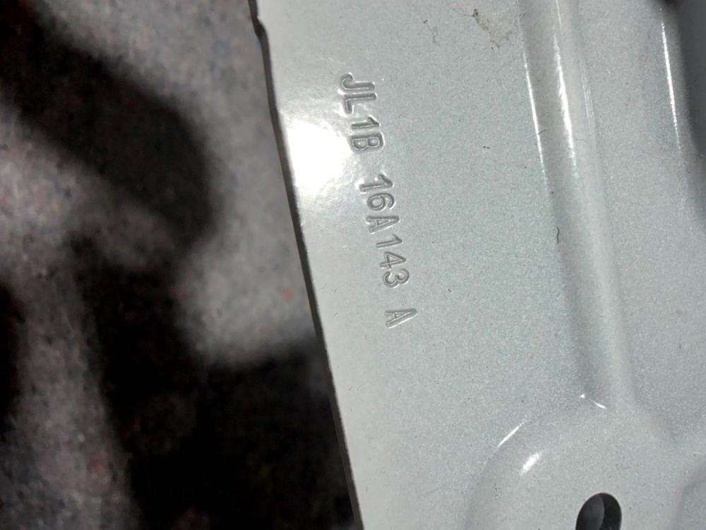 2018-2024 Lincoln Nagivator Front Left Side Fender Mount Bracket JL1B-16A143-A – photo 4