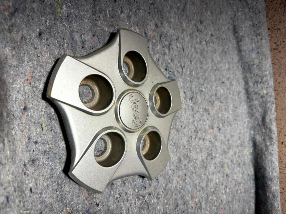 2007-14 Jeep Patriot Silver Wheel Center Hubcap Cap CHB0021011 OYX93TRMAB – photo 3
