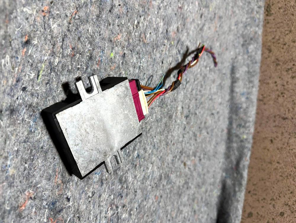 2011-2016 BMW 535I F10 Fuel Pump Computer Control Module Unit OEM – photo 2