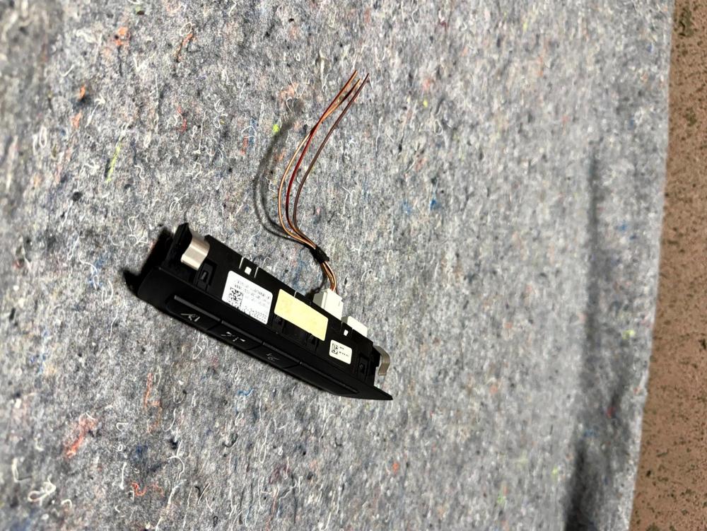 Dash Console Switch BMW 750I 750II 2011 922004001 1279423 – photo 3