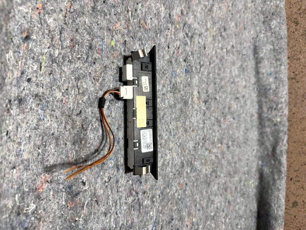 Dash Console Switch BMW 750I 750II 2011 922004001 1279423 – photo 4