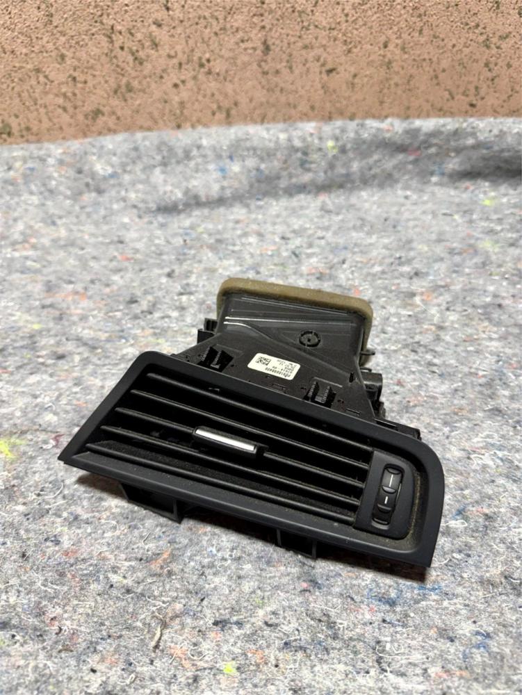 11-16 BMW 535i 550i M5 F10 Right Passenger Dash Airvent Air Vent OEM – photo 1